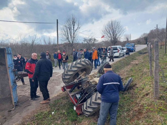 Devrilen Traktörün Altında Kalan Sürücü Hayatını Kaybetti