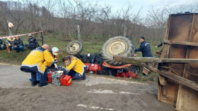 Devrilen Traktörün Altında Kalan Sürücü Hayatını Kaybetti