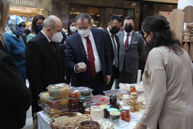 Kadın Emeği Çarşısı Açıldı