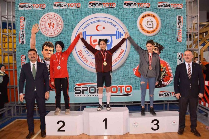 Türkiye Halter Şampiyonası’nda Heyecan Devam Ediyor