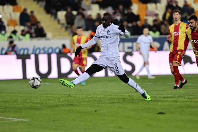 Spor Toto Süper Lig: Yeni Malatyaspor: 0 - Adana Demirspor: 0 (İ̇lk Yarı)