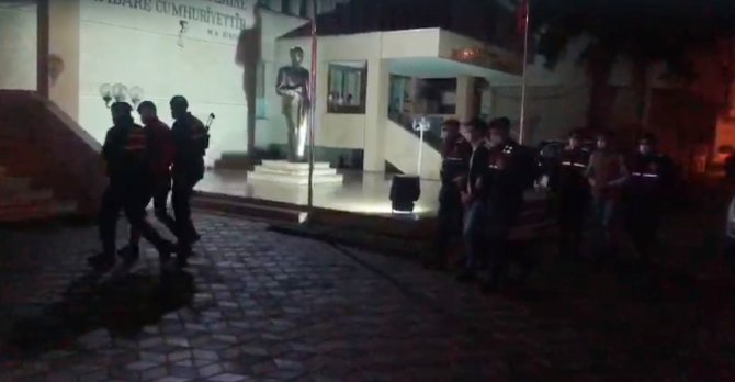 Jasat Ekipleri Yaylada 10 Evden Hırsızlık Yapanları Yakaladı