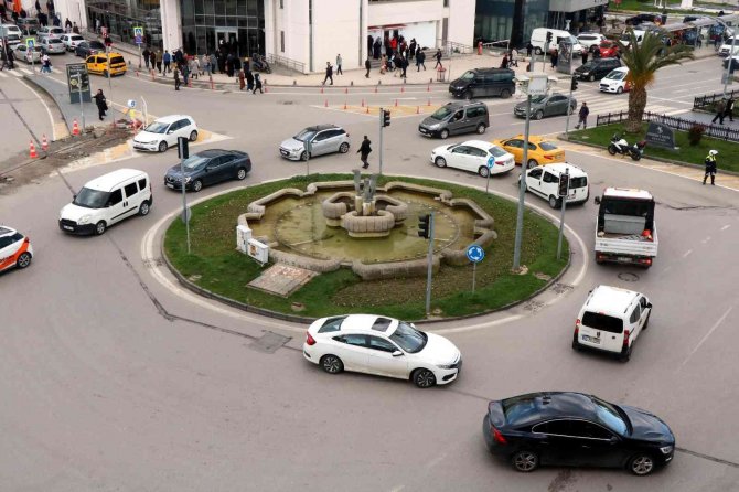 ‘Akıllı Kavşak’ Çalışmaları Cumhuriyet Meydanı’nda Başladı