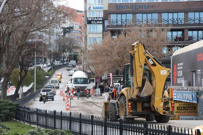 ‘Akıllı Kavşak’ Çalışmaları Cumhuriyet Meydanı’nda Başladı
