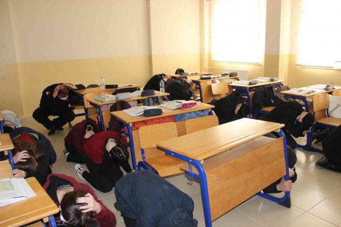 Manisa’da Deprem Anında En Güvenli Yerler Okullar Olacak