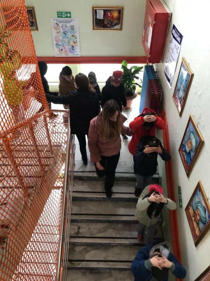 Türkeli’de "Deprem Anı Ve Tahliye Tatbikatı"