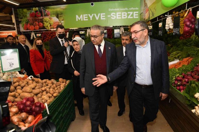 Mersin’de Tarım Kredi Kooperatifinin Koopgros Mağazasının İlk Şubesi Açıldı