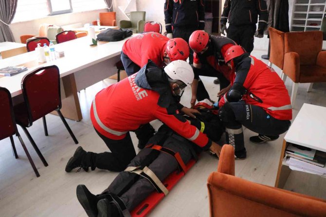 Vali Dağlı: “Afetlere Hazırlıklı Olmalıyız