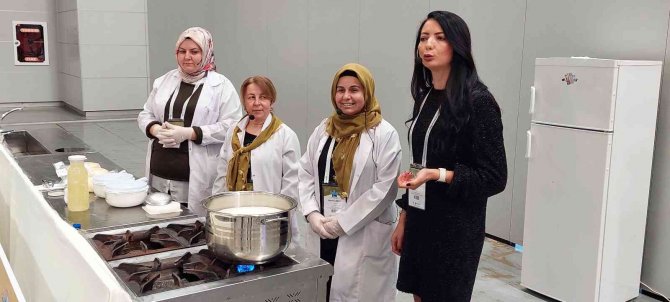 Peynir Ve Zeytin Festivalinde Uygun Fiyatlar Cezbediyor