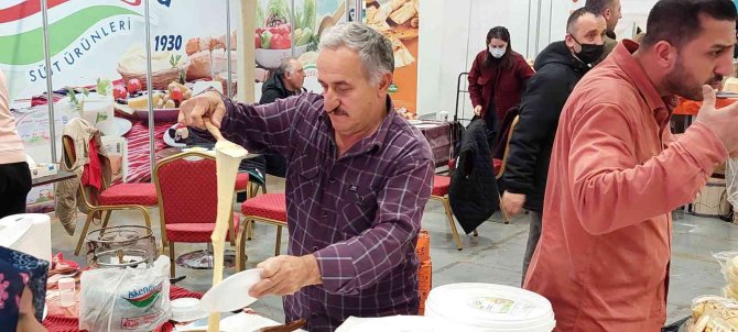 Peynir Ve Zeytin Festivalinde Uygun Fiyatlar Cezbediyor