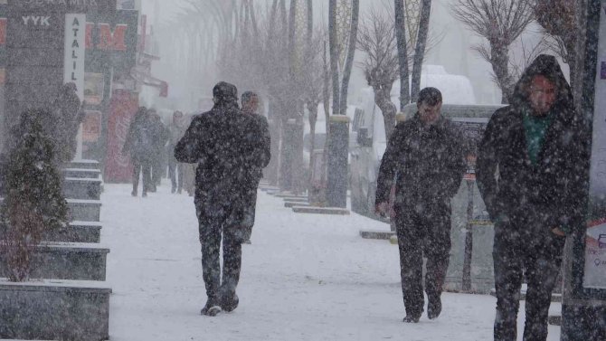 Van’da Yoğun Kar Yağışı