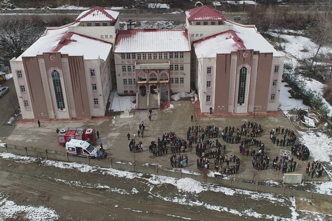 Çatak’ta ‘Deprem Anı Ve Tahliye Tatbikatı’ Yapıldı