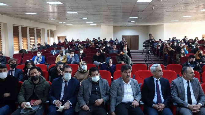 Erciş’te Akademisyen Ve Yöneticiler Öğrencilerle Buluştu