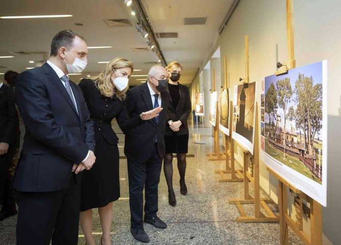 İ̇zmir-polonya Eğitim Köprüsü