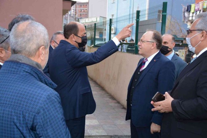 Vali Tutulmaz Gülüç’e Yeni Okul İçin İncelemelerde Bulundu