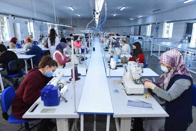 El Emeği Göz Nuru Nitelikli İş Gücüne Dönüşüyor