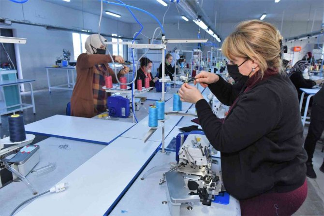 El Emeği Göz Nuru Nitelikli İş Gücüne Dönüşüyor