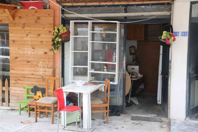 Antalya’da Komşularının Haber Alamadığı Çaycı Ölü Bulundu