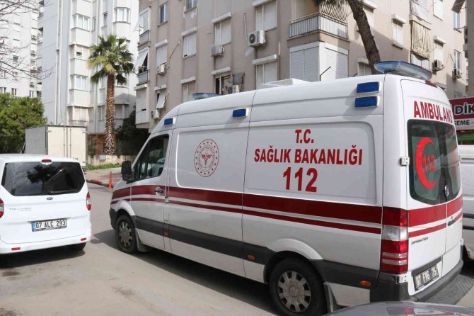 Antalya’da Komşularının Haber Alamadığı Çaycı Ölü Bulundu