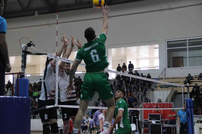 Efeler Ligi: Bingöl Solhan Spor: 2 - Spor Toto: 3