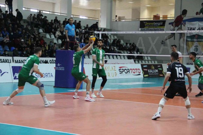 Efeler Ligi: Bingöl Solhan Spor: 2 - Spor Toto: 3