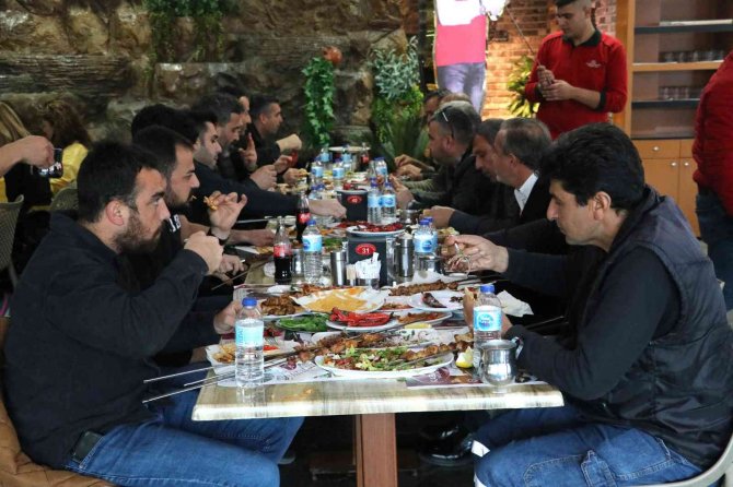 Adanalıların Obez Olduğu Ortaya Çıktı, Vatandaşlar ‘İ̇yi Ki Obeziz’ Dedi