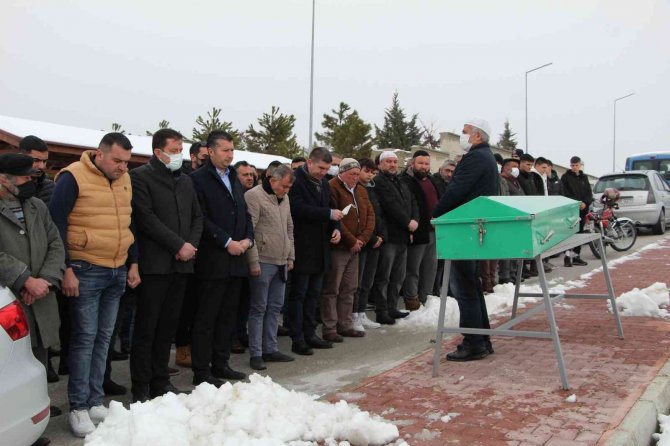 Kazada 3 Arkadaşıyla Birlikte Ölen Genç Kız Gözyaşları Arasında Toprağa Verildi
