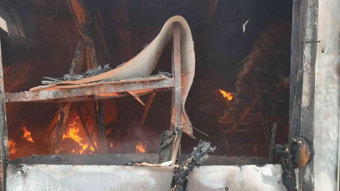 Orhaneli’de Şantiye İşçilerinin Yatakhanesinde Korkutan Yangın