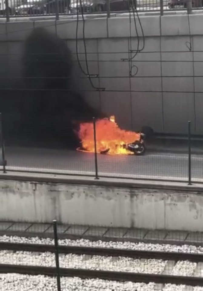 Bursa’da Motosiklet Alev Alev Yandı