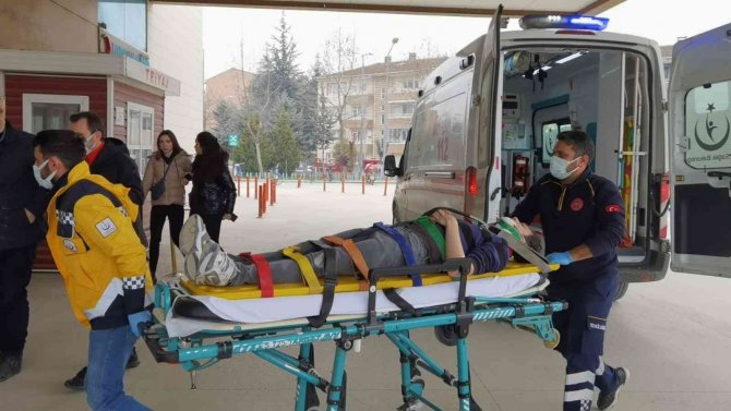 Bursa’da Tadilat Yaparken Merdiven Boşluğuna Düşerek Yaralandı