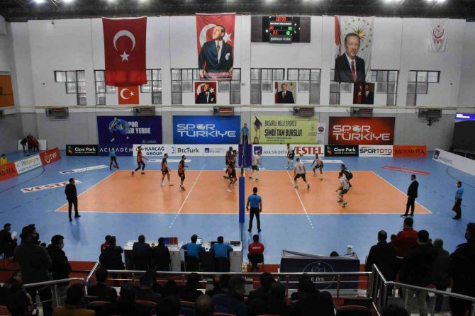 Efeler Ligi: Cizre Belediyespor: 0 - Ziraat Bankası: 3