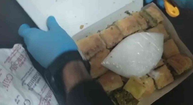 Güvercin Kutusu Ve Baklava Paketinden Uyuşturucu Çıktı