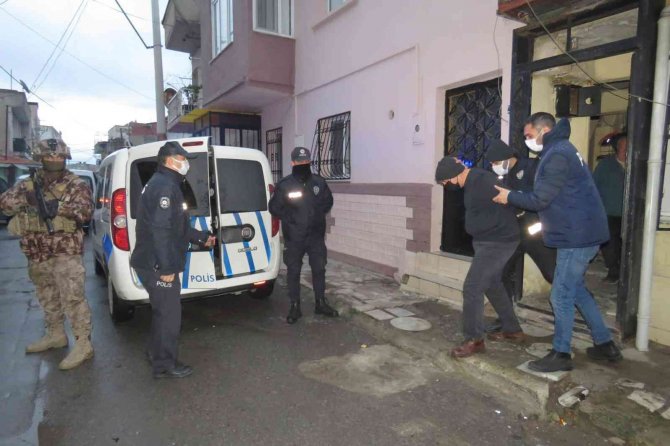İ̇zmir Polisinden Hava Destekli Operasyon: 26 Gözaltı