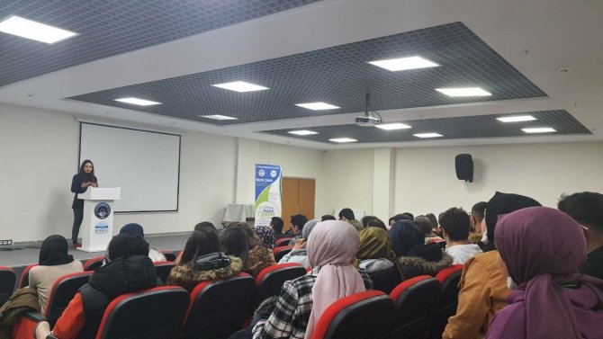 Büyükşehir Huzur Çınarı’nda Öğrencilere Motivasyon Ve Sınav Bilgileri Semineri