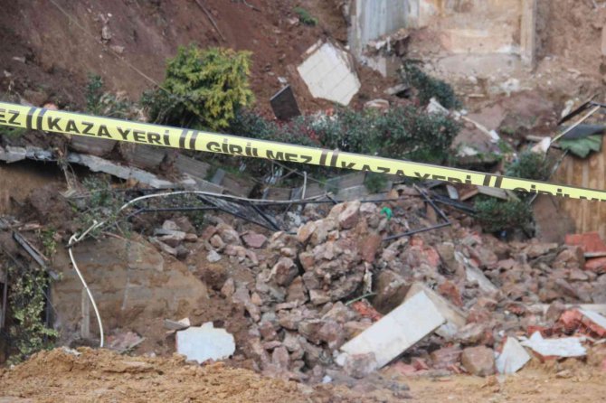 İ̇stinat Duvarı Çöktü, Vatandaşlar Büyük Korku Yaşadı