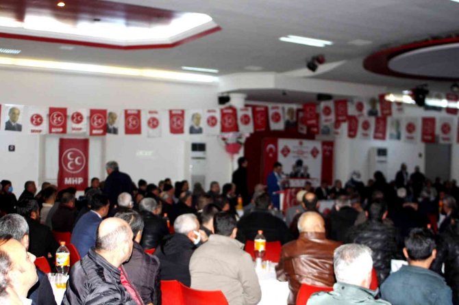 Sarıgöl’de Mhp’ye Katılan 50 Üyeye Rozet Takıldı