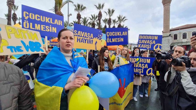 Bodrum’da Rusya’nın Saldırısı Protesto Edildi