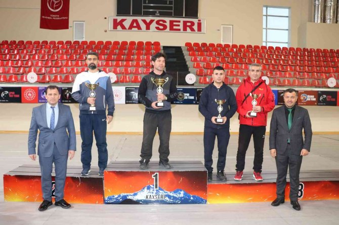 Okullar Arası Yıldız Güreş Müsabakaları Tamamlandı
