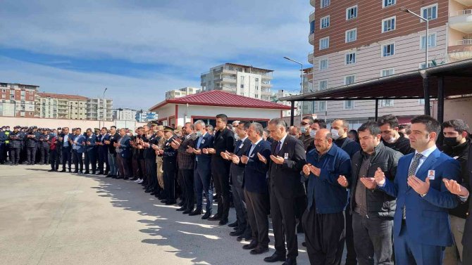 Kazada Şehit Olan Polis Memuru Eyüp Saz Memleketine Uğurlandı