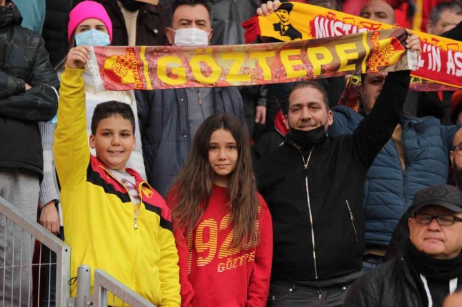 Spor Toto Süper Lig: Göztepe: 1 - Kasımpaşa: 1 (İ̇lk Yarı)