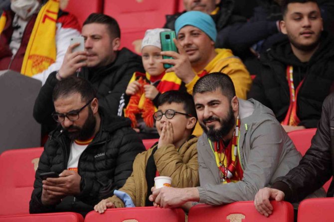 Spor Toto Süper Lig: Göztepe: 1 - Kasımpaşa: 1 (İ̇lk Yarı)