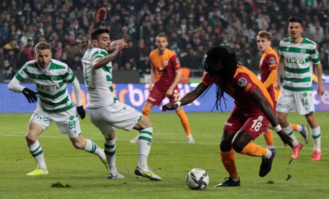 Spor Toto Süper Lig: Konyaspor: 2 - Galatasaray: 0 (İ̇lk Yarı)