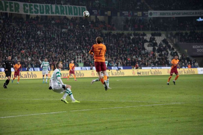 Spor Toto Süper Lig: Konyaspor: 2 - Galatasaray: 0 (İ̇lk Yarı)