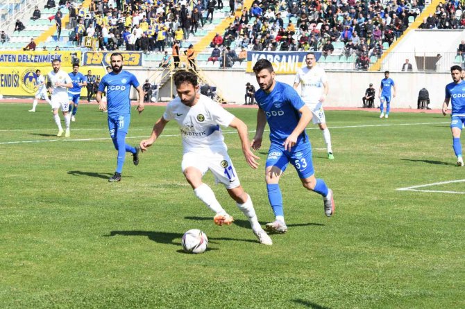 Tff 2. Lig: Tarsus İ̇dman Yurdu: 2 - Ankara Demirspor: 1