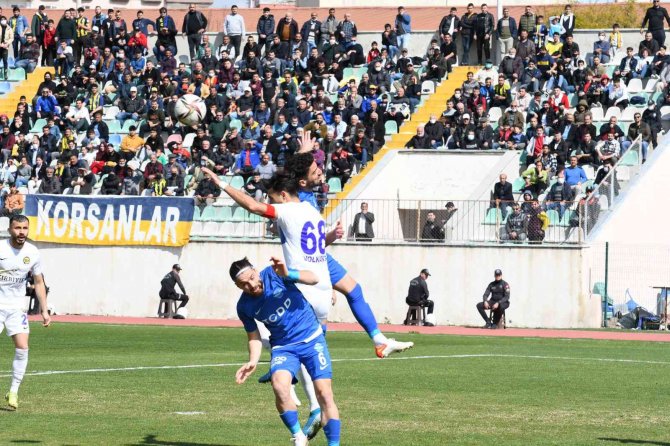 Tff 2. Lig: Tarsus İ̇dman Yurdu: 2 - Ankara Demirspor: 1