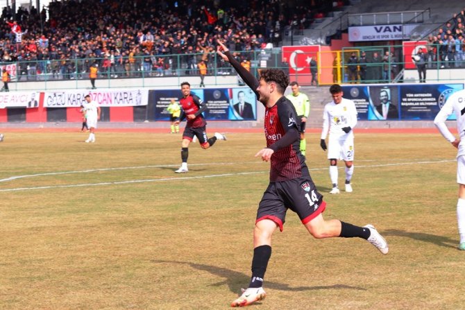 Tff 2. Lig: Vanspor Fk: 1 Bayburt Özel İ̇dare Spor: 1
