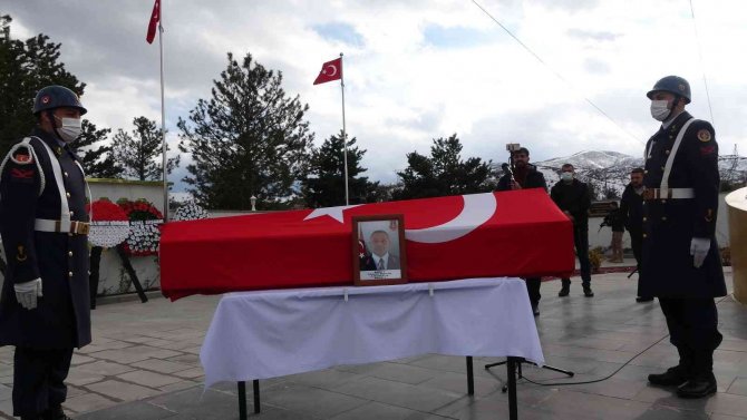 Bingöl’e Getirilen Şehit İ̇smail Ergin, Dualarla Ebediyete Uğurlandı