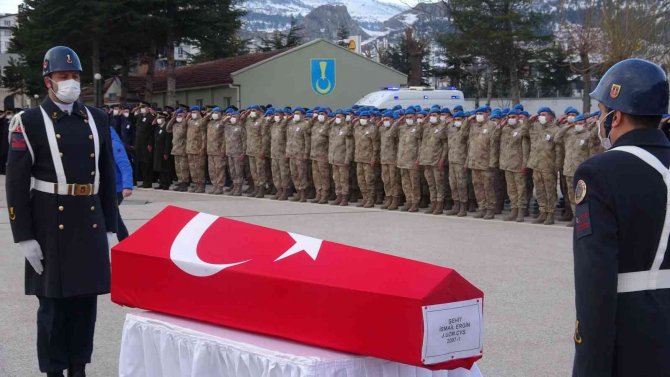Şehit Uzman Çavuşun Cenazesi Törenle Bingöl’e Uğurlandı