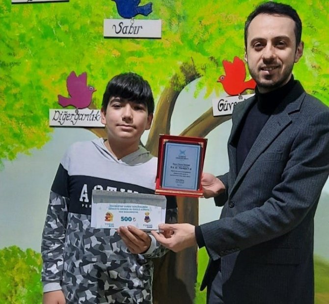 Kitap Kurtları Ödüllerini Aldı