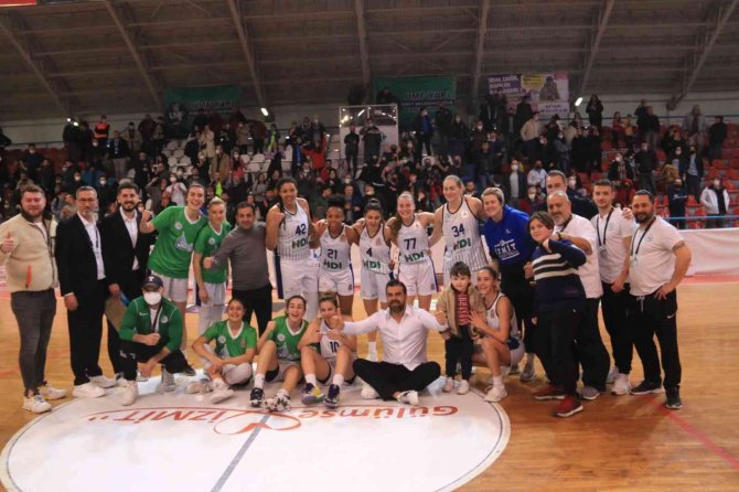 Kbsl: Umf Yapı İ̇zmit Belediyespor:82- Çankaya Üniversitesi:79